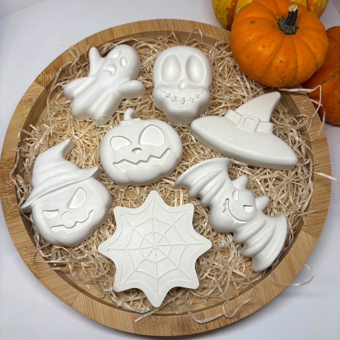 Halloweenské odlitky: duch, lebka, dýně, klobouk, netopýr a pavučina